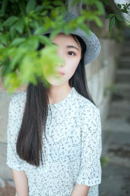 惊爆！1个辣妹竟长期泡在我家，背后真相究竟如何？
